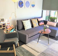 Cozy homely apartment CBR central - Accommodation QLD
