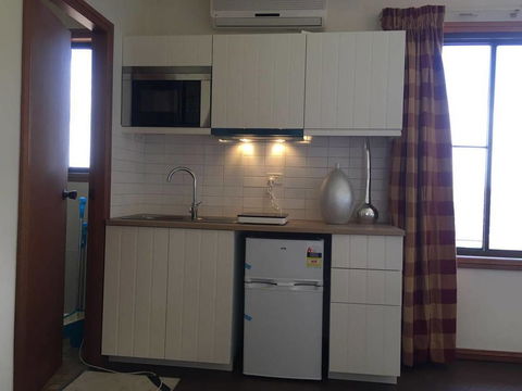 CozyStudioUnit In BeverlyHills (Train Accessible) - Accommodation QLD 2
