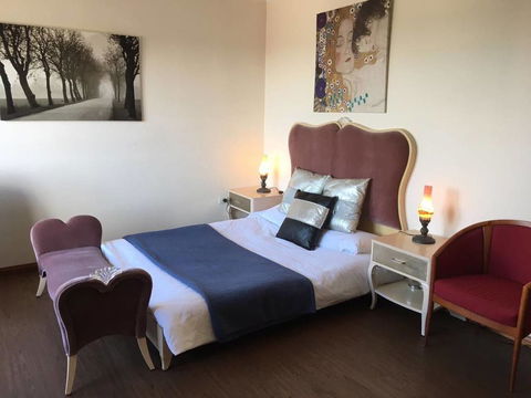 CozyStudioUnit In BeverlyHills (Train Accessible) - Accommodation QLD 0