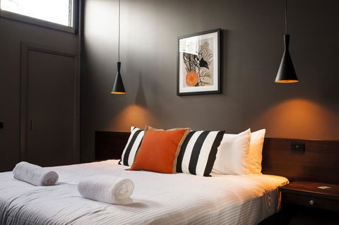 Criterion Hotel Sale - Accommodation QLD 1