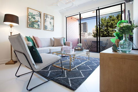 CROWN JEWEL - Hosted By: L'Abode Accommodation - Accommodation QLD 1