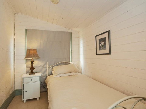Culburra Cottage - Charming Country Style Cottage - Accommodation QLD 3