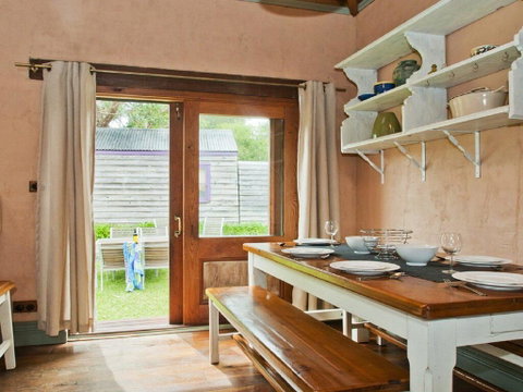 Culburra Cottage - Charming Country Style Cottage - Accommodation QLD 1