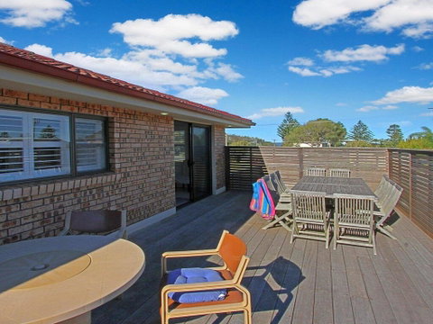 Culburra Getaway - Close To Beach And Lake - Accommodation QLD 2