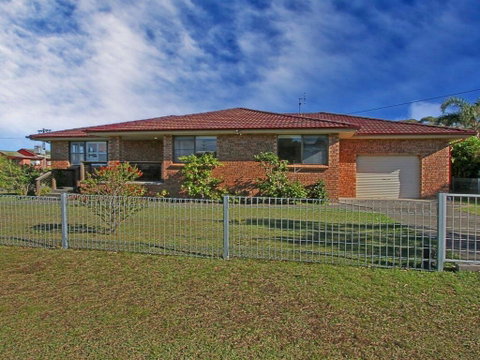 Culburra Getaway - Close To Beach And Lake - Accommodation QLD 0