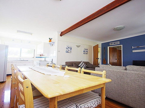 Culburra Sea Stay - Beach And Shop An Easy Walk - Accommodation QLD 3