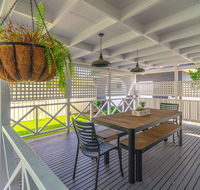 Curls and Buoys - Pet friendly - Stone throw to river - Accommodation QLD