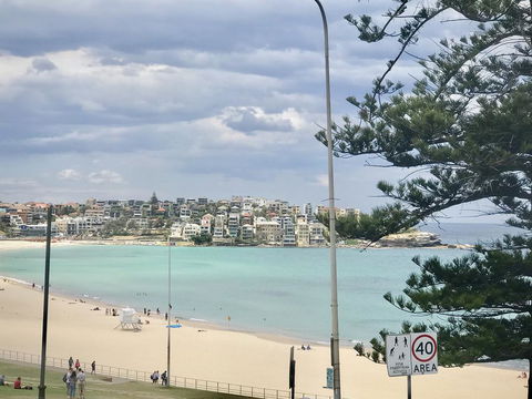 D'Luxe Designer Den Bondi-Ocean View Apartment - Accommodation QLD 1