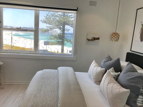 D'Luxe Designer Den Bondi-Ocean View Apartment - Accommodation QLD 0
