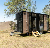 Dam It Getaway Tiny House - Accommodation QLD