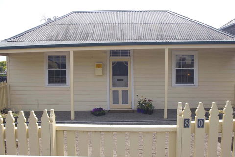 Darcy's Cottage On Piper - Accommodation QLD 0