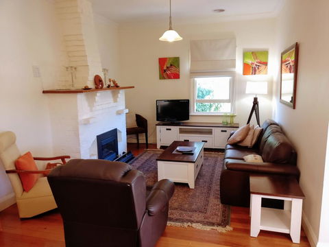 Darling House Castlemaine - Accommodation QLD 3