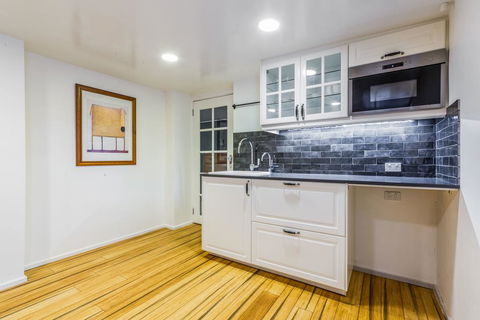 Darling Suite - Newly Renovated, On The River Access To The Tan, South Yarra Station Or Chapel St - Accommodation QLD 3