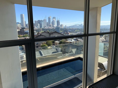 Darlinghurst Spacious Apartment With Balcony And Pool With Harbour Views - Accommodation QLD 0