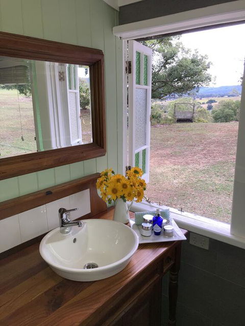 Dayboro - Blue Ridge Lavender Cottage - Accommodation QLD 2
