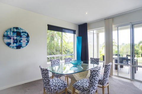 Daybreak On The Greens - Accommodation QLD 1
