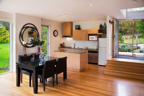 Daylesford Lake Villa 2 - Accommodation QLD 3