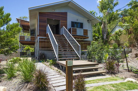 Deb's Shed - Accommodation QLD 0