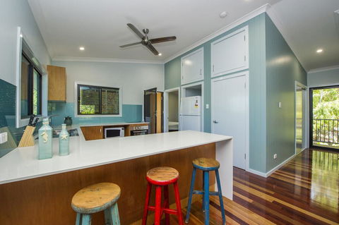 Deb's Shed - Accommodation QLD 3