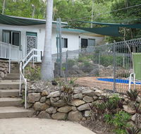 Del-Haven Opposite Alma Bay - Accommodation QLD