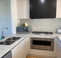 Delicate and Peaceful Bundoora Townhouse 10 - Accommodation QLD