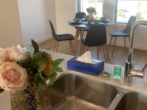 Delicate And Peaceful Bundoora Townhouse 12-R2 - Accommodation QLD 2