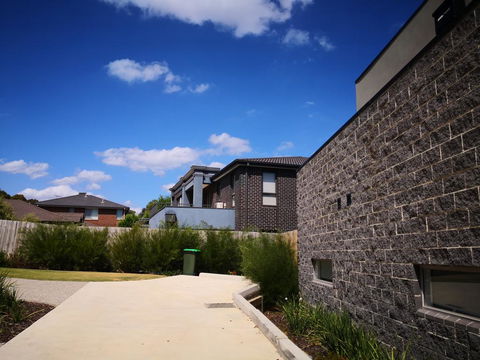 Delicate And Peaceful Bundoora Townhouse 20-R2 - Accommodation QLD 2