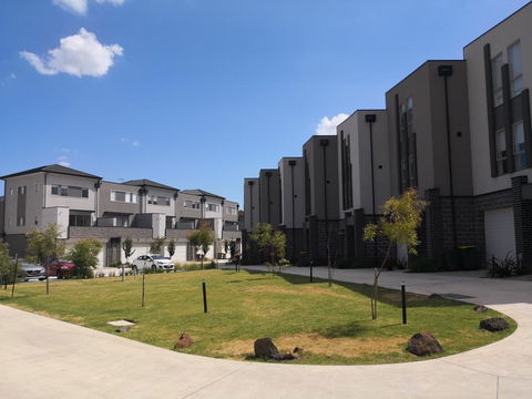 Delicate And Peaceful Bundoora Townhouse 20-R2 - Accommodation QLD 3