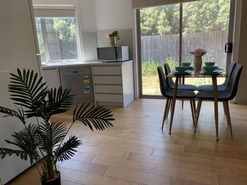 Delicate And Peaceful Bundoora Townhouse 20-R3 - Accommodation QLD 2