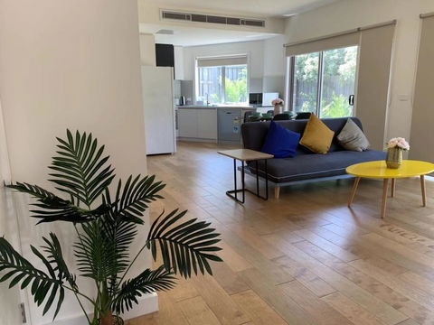 Delicate And Peaceful Bundoora Townhouse 20-R3 - Accommodation QLD 0