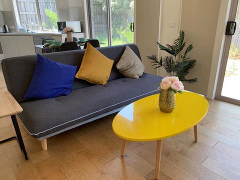 Delicate And Peaceful Bundoora Townhouse 7 - Accommodation QLD 0