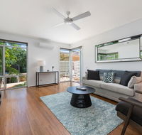 Deluxe Unit with Pool Parking and Gym near Beaches - Accommodation QLD