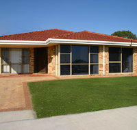 Denison Waterfront - Accommodation QLD