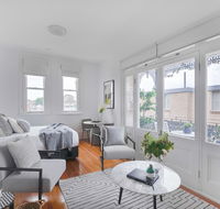 Designer styled studio in the heart of trendy Glebe - Accommodation QLD