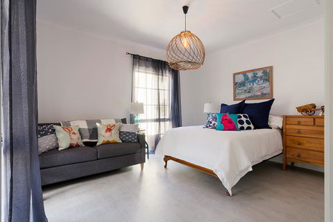 Designer Town Villa - Accommodation QLD 3
