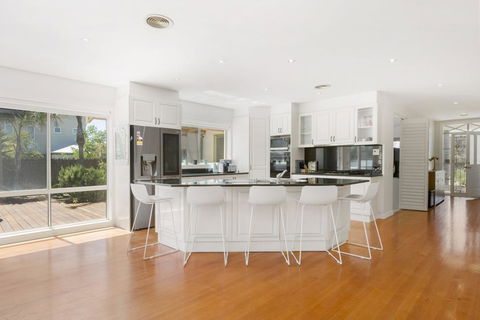 DIAMOND BAY RETREAT - SORRENTO - Accommodation QLD 1