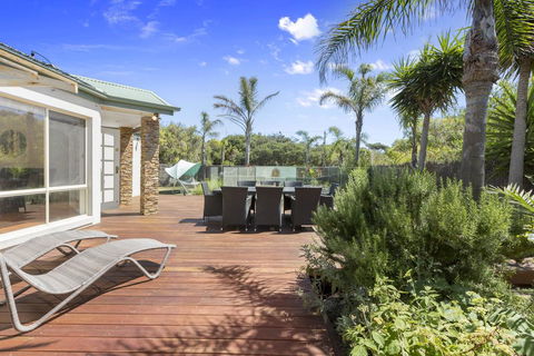 DIAMOND BAY RETREAT - SORRENTO - Accommodation QLD 3