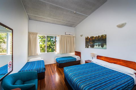 Diggers Tavern - Accommodation QLD 2