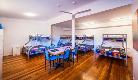 Diggers Tavern - Accommodation QLD 3
