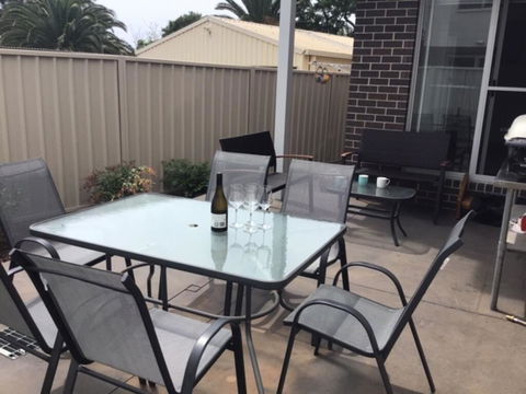 Discover Warilla - Bright And Airy Townhouse Near The Beach And Lake - Accommodation QLD 2