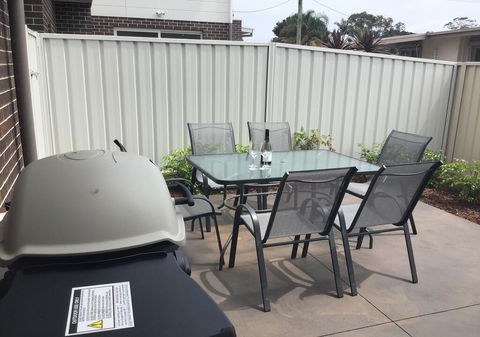 Discover Warilla - Bright And Airy Townhouse Near The Beach And Lake - Accommodation QLD 1