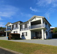 Dolphin Court 2 1 Gowing Street - Accommodation QLD