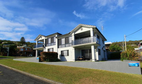 Dolphin Court 2, 1 Gowing Street - Accommodation QLD 0