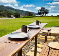 Dolphin Studio Apartment 1a Ocean Street - Accommodation QLD
