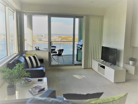 Dolphin View At Spinnaker - Accommodation QLD 1