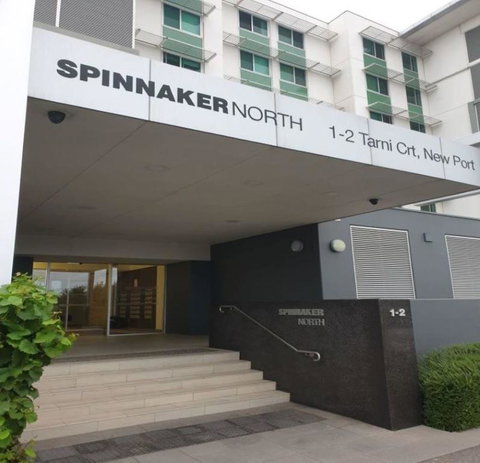 Dolphin View At Spinnaker - Accommodation QLD 3