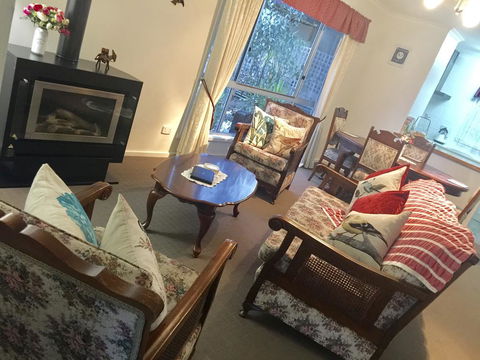Donkey Tales Farm Cottages - Accommodation QLD 2