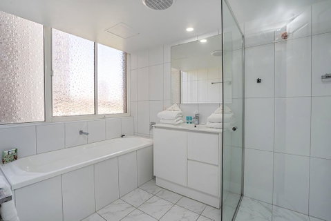 Dorchester On The Beach - Accommodation QLD 2