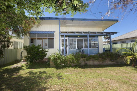 DOUGLAS COTTAGE FORSTER - Accommodation QLD 0