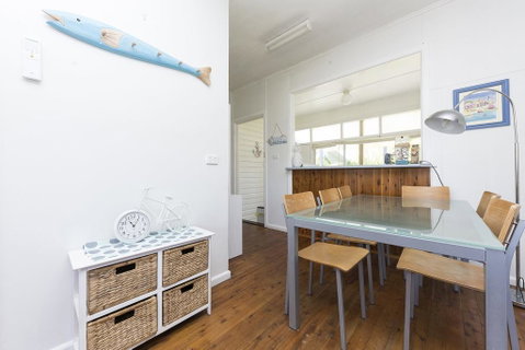 DOUGLAS COTTAGE FORSTER - Accommodation QLD 3